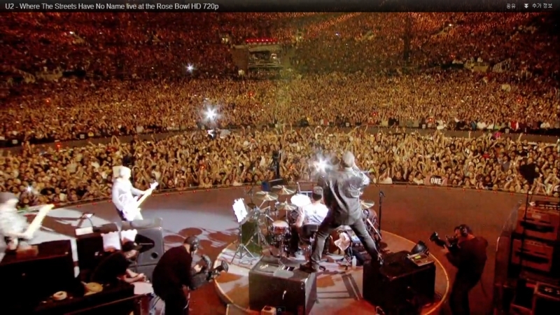 U2 - Where the streets have no name live at the rose bowl HD 720p3.jpg